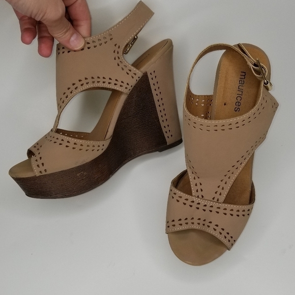 Maurices comfy cute wedges Like new size 6 shoes woman's sandals heels - Picture 3 of 4